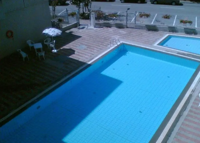 Lägenhet Beautifully Renovated Flat With Shared Pool *