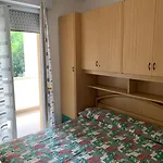 Apartamento Beautifully Renovated Flat With Shared Pool
